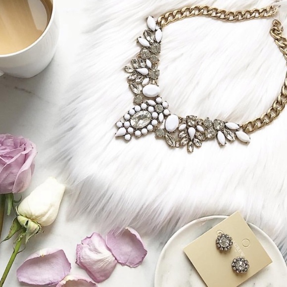 White Statement Necklace - Picture 2 of 2